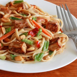 Chicken Noodles with Peanuts recipe