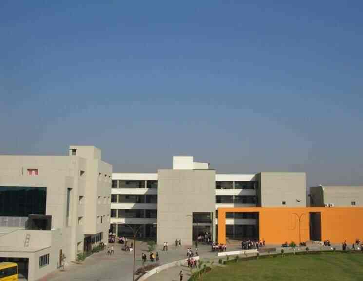 j-b-diamonds-and-karp-impex-vidya-sankul-kamrej-surat-schools-49kv2nu.jpg